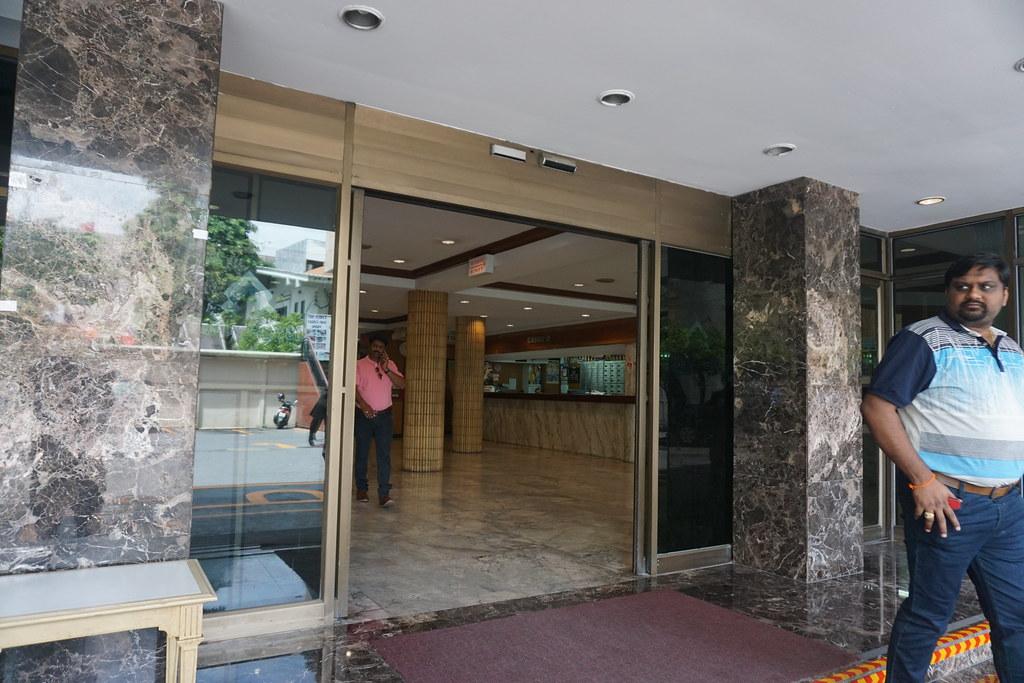 Sukhumvit Council Freezes Utility Rates for 120,000 Households Through December