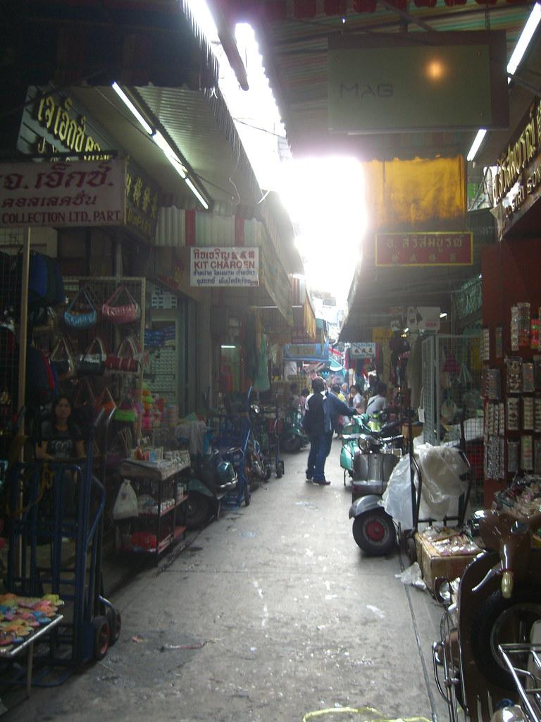 Bangkok Chinatown Council Approach Differs from Actions Taken in Los Angeles and Vancouver
