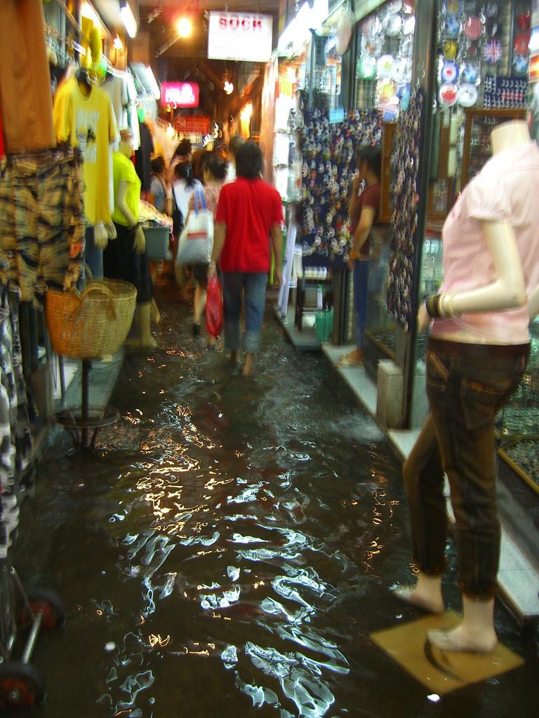 Retail Shifts in Chatuchak: What Businesses Need to Know Today