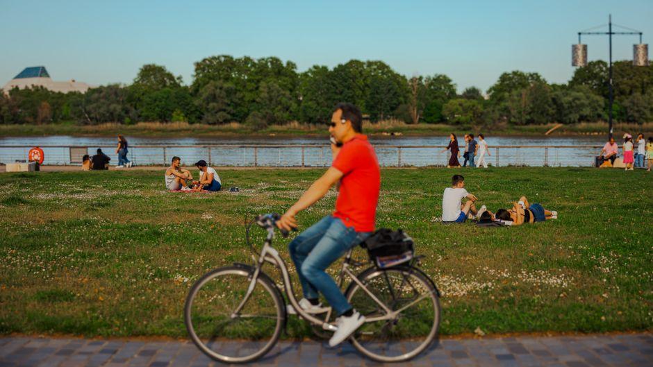 Sunny Day at Riverside Park in Bordeaux