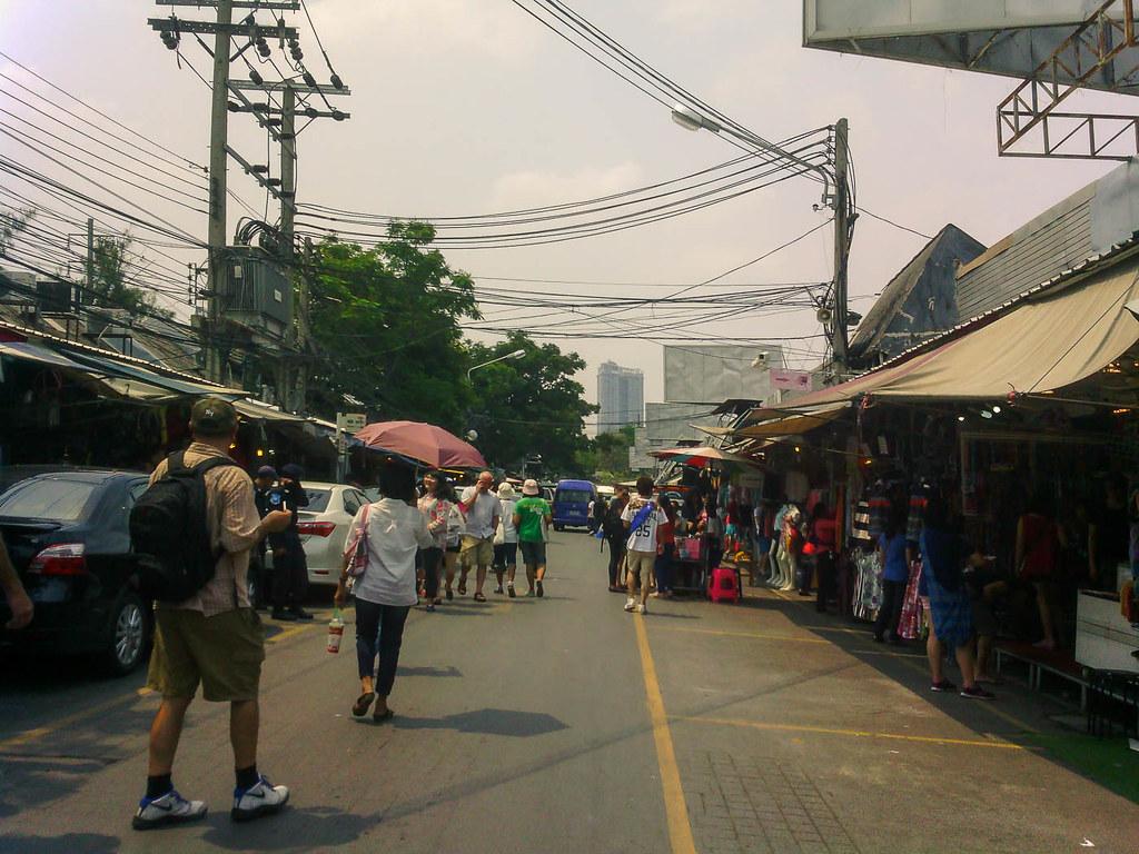 Chatuchak's Demographics Shift: Data Reveals How Bangkok's Neighborhood Is Transforming