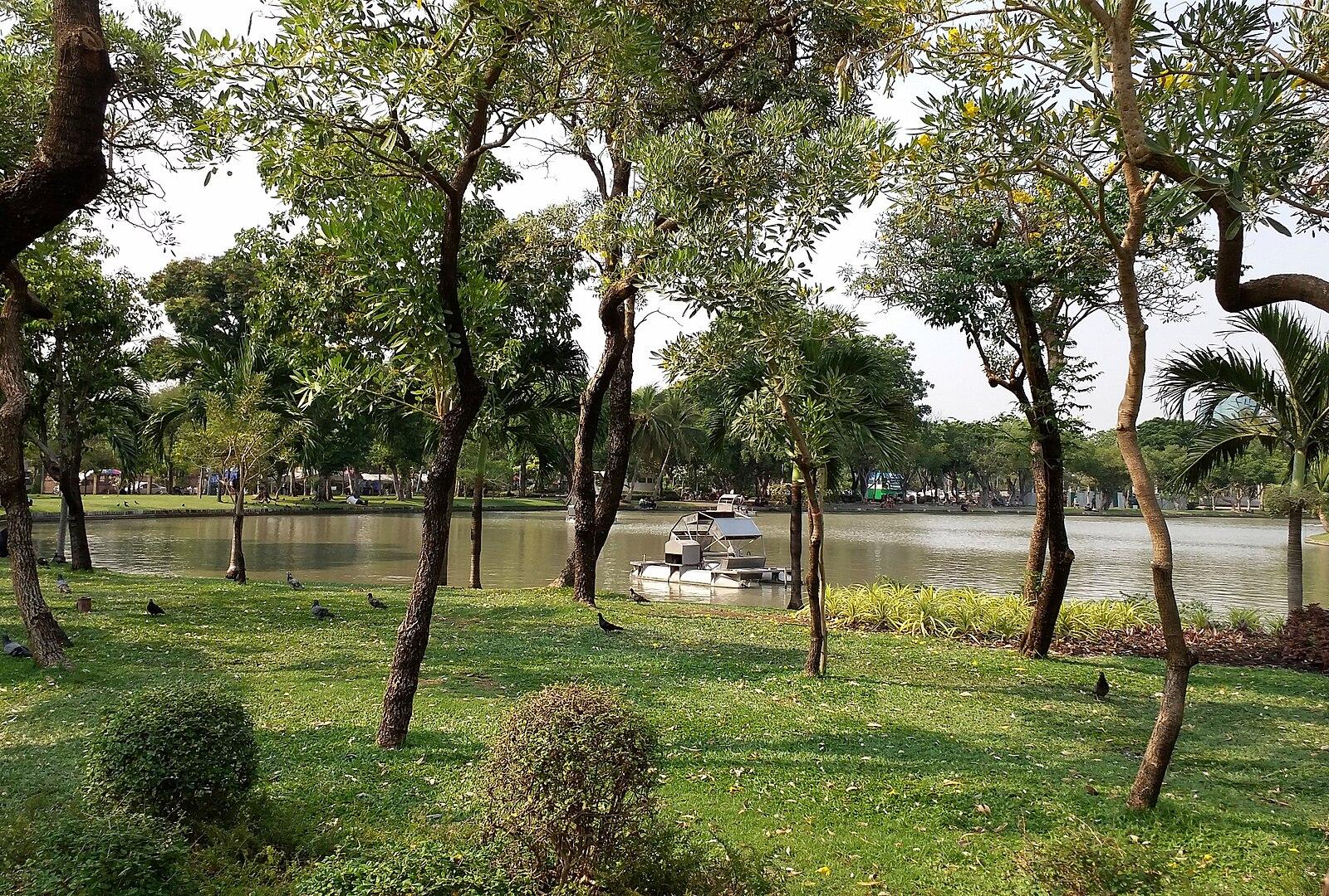 Chatuchak Park Lake